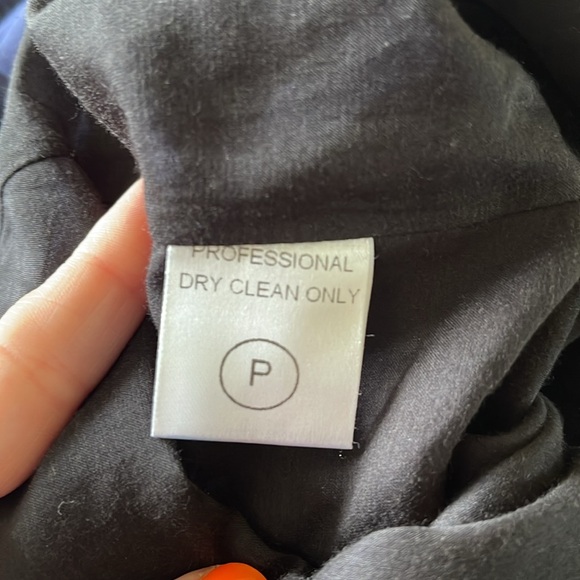 Billy Reid Dark Blue and Black Animal Print Button Down Shirt Women's Size Small - Picture 9 of 10